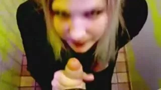 Sexe sex avec un vieux souhaitable avec une belle-mère plantureuse.