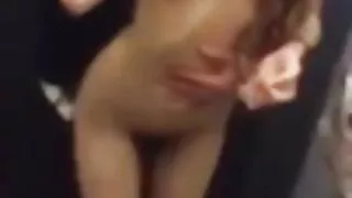 L'escorte se fait baiser par vieux et jeunes salopes le client.
