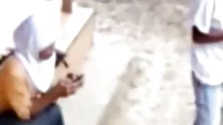 Le sexe sans enlever vos vieux films de sexe chaussures.
