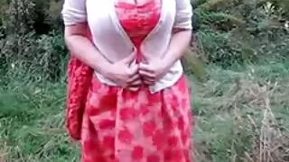 Putain en robe porno entre vieux complète.