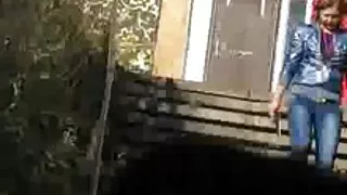 Baisée par une blonde adulte d'un côté. vieux prono