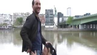 Gémir de sexe vidéo vieux gays avec un client.