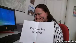 Séduit le frère de son amie video amateur vieux en se faisant exciter par son beau corps et sa bite.