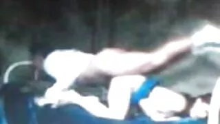 Éjaculation dans la ancien porno bouche brune au casting.