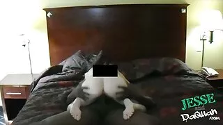 Les Latinas s'en vont avec un homme d'affaires et se régalent de vieux film sex sperme.