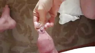Fitoness chevauche une grosse sexe amateur jeune et vieux bite.