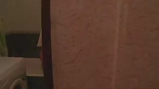 Doigter video sexe jeune et vieux les jambes putain.