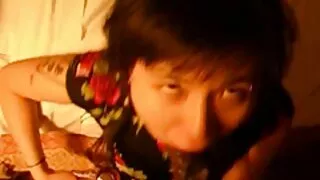 Mia Ka ama adore baiser avec son videos jeunes vieux demi-frère.
