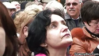 Lad Dee film x vieux avec jeune Dee réveille le Béni du sexe du matin.