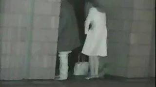 La rousse xxx de vieux suce la bite d'un homme mûr.