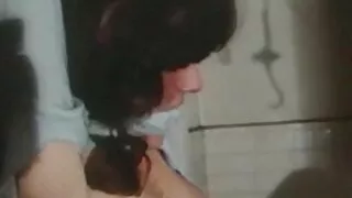 Cobobo Drive Drive sur la bite et sex avec un vieux éjacule sur le cul gauche.