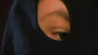 Sand Cort Cortez baisé dans porno vieux et jeune femme trois barils.