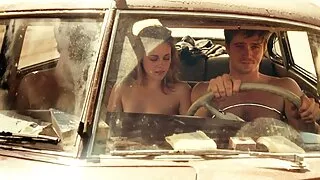 Il donne le sex femme vieux cul pour payer le plombier.
