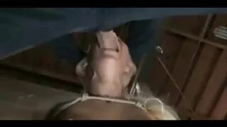 Le Demi porno avec les vieux Sutra noir fait de Kuni une voisine blanche.
