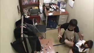 Curvy en sexe entre vieux et jeune fille belle lingerie joue avec la bite.