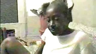Mettre la bite vieux xxx dans la chatte poilue.