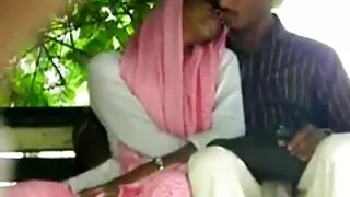 DruchUchit dans le cul et la fille vieux film de sexe pète.